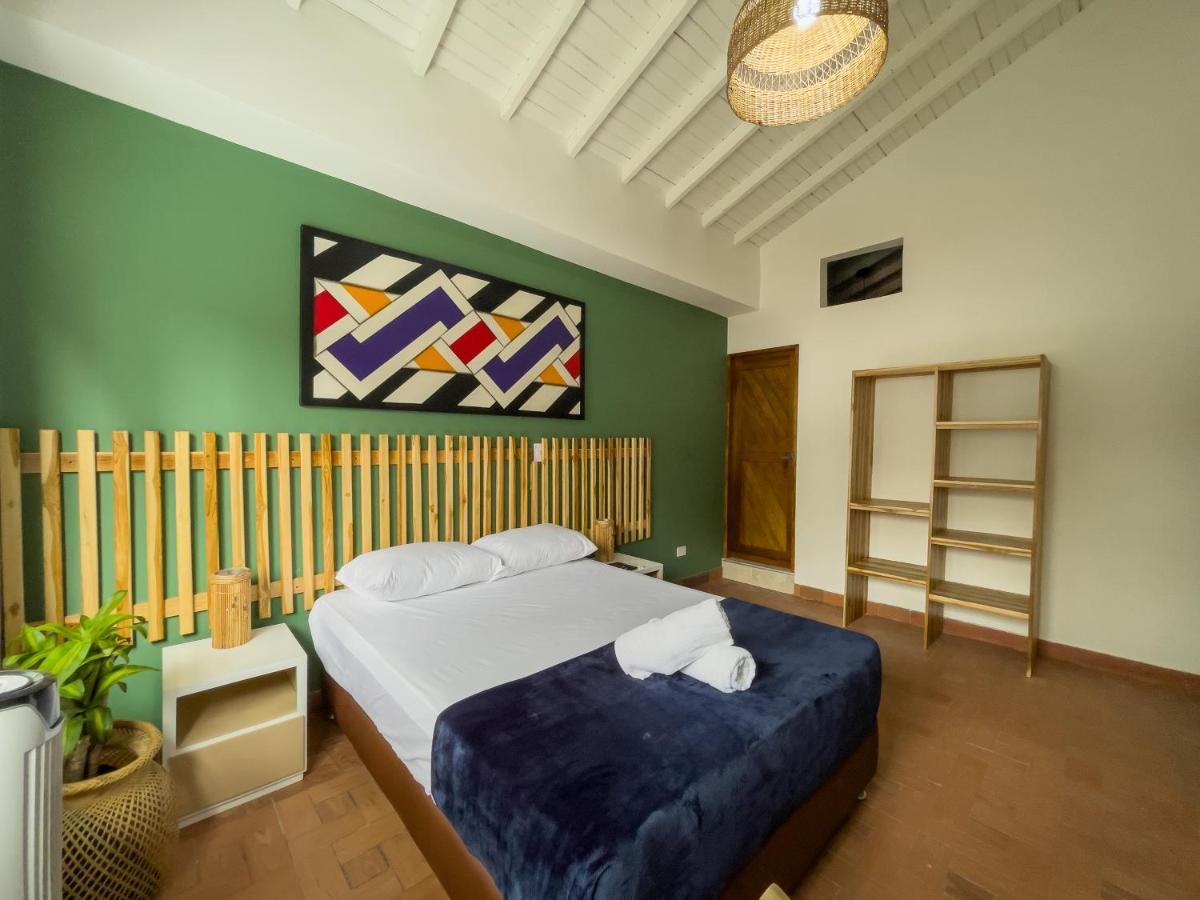 Hotel Casa Las Palmas Медельин Экстерьер фото