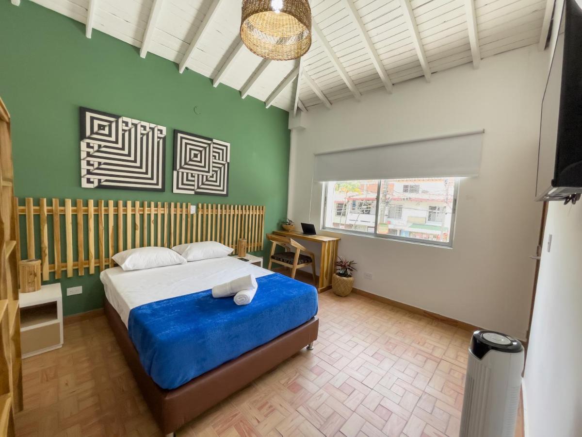 Hotel Casa Las Palmas Медельин Экстерьер фото