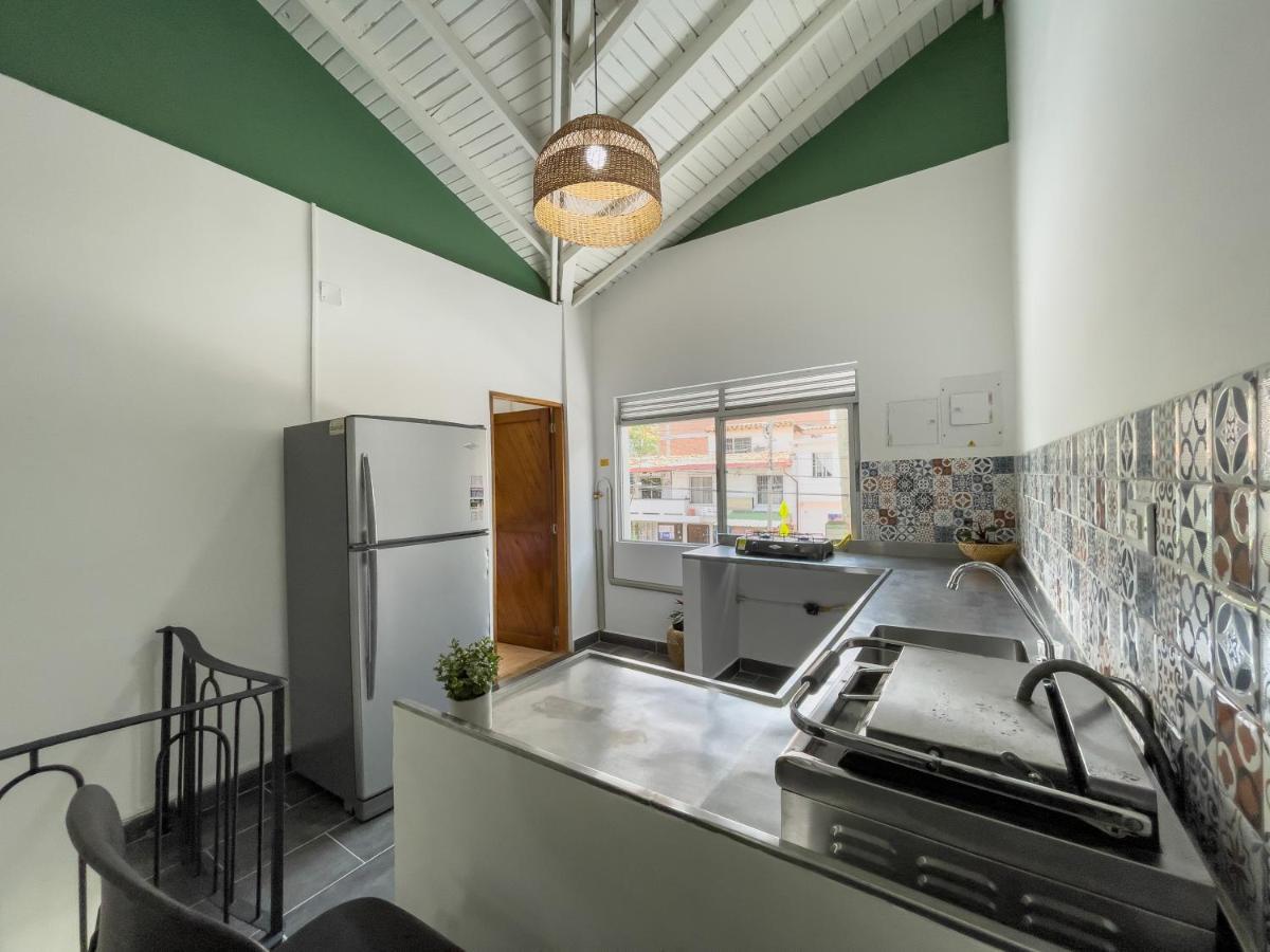 Hotel Casa Las Palmas Медельин Экстерьер фото